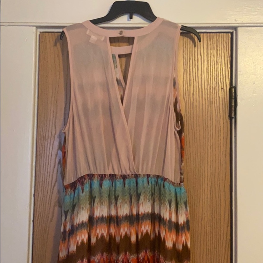 Dress - Picture 3 of 4